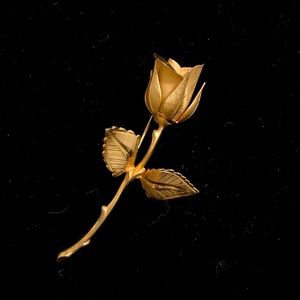 1960s Giovanni gold tone single stem rose pin